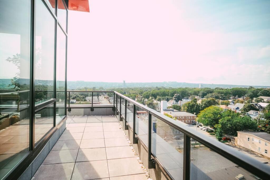 New Luxury 2Br Penthouse Apt In Central Χάλιφαξ Εξωτερικό φωτογραφία