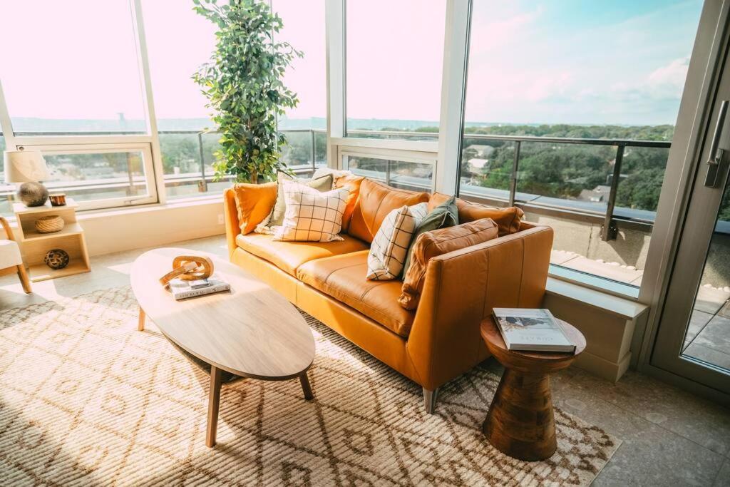 New Luxury 2Br Penthouse Apt In Central Χάλιφαξ Εξωτερικό φωτογραφία