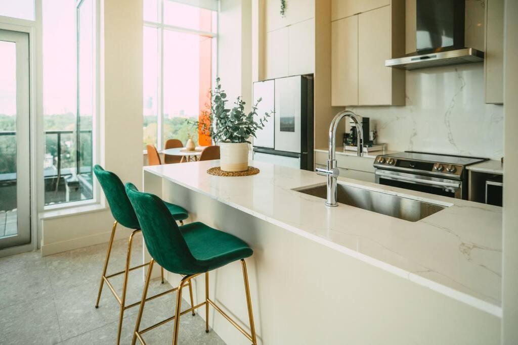 New Luxury 2Br Penthouse Apt In Central Χάλιφαξ Εξωτερικό φωτογραφία