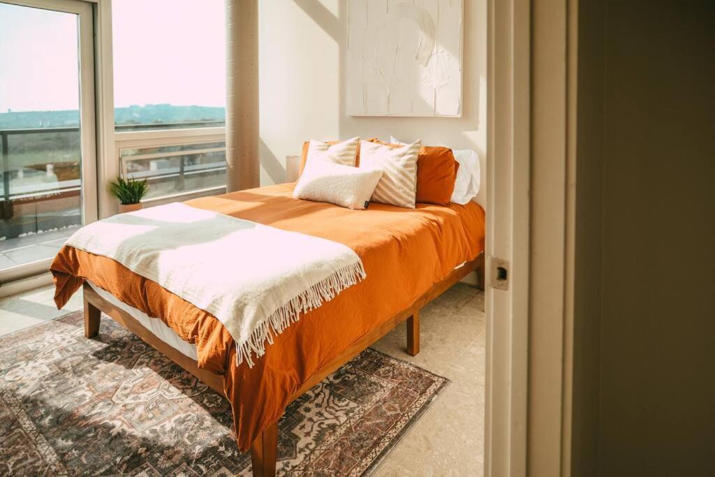 New Luxury 2Br Penthouse Apt In Central Χάλιφαξ Εξωτερικό φωτογραφία